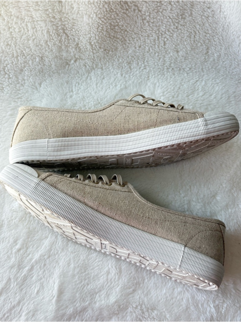 Rocket Dog Neutral Canvas Slip On Sneakers in Beige - Picture 5 of 8